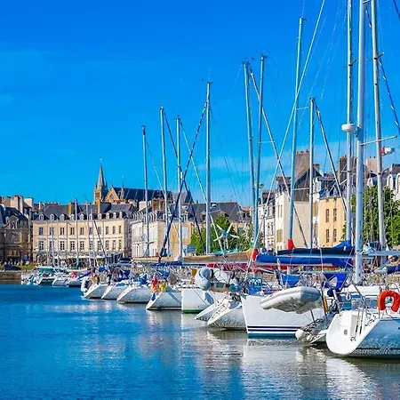 Splendide De 32m2 Au Centre De Vannes